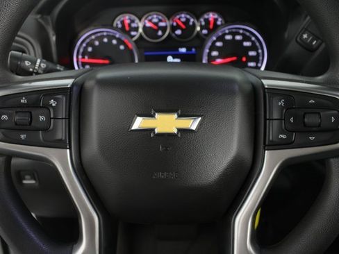 Used 2022 Chevrolet Silverado 2500 Custom w/ Custom Value Package image 12