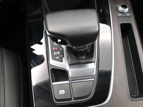 Used 2023 Audi Q5 2.0T Premium w/ Convenience Package AWD/4WD image 16