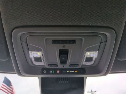 Used 2025 Chevrolet Silverado 2500 LTZ w/ LTZ Convenience Package image 32