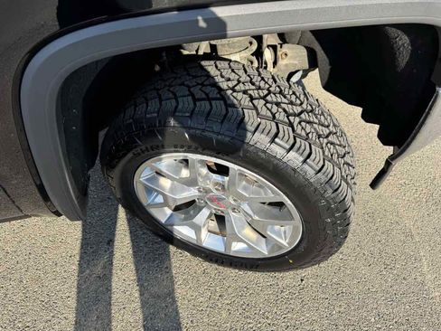 Used 2015 GMC Sierra 1500 SLT w/ SLT Crew Cab Value Package image 39