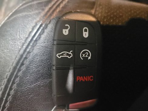 Used 2015 Jeep Grand Cherokee Altitude image 32