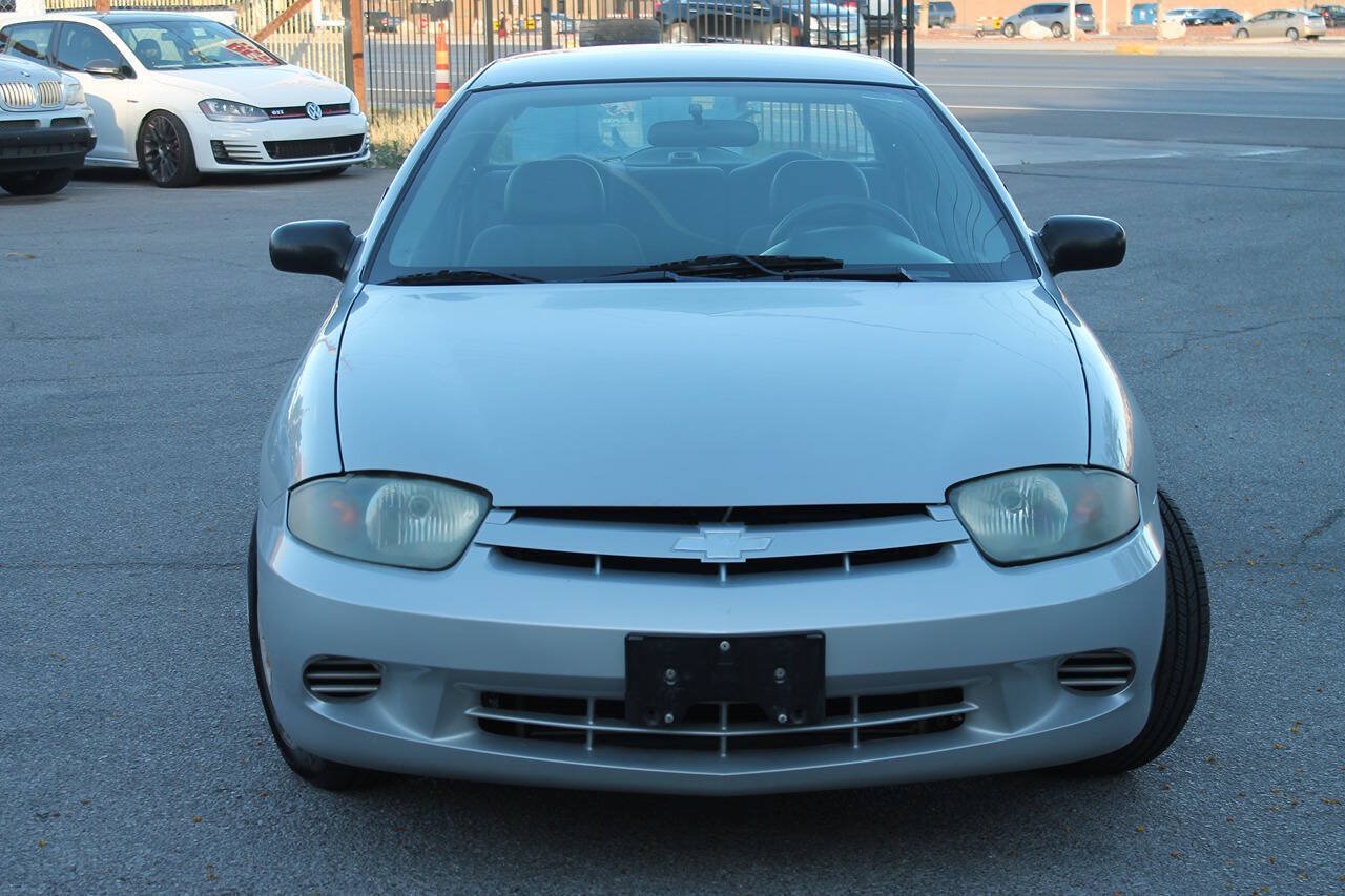 Used 2005 Chevrolet Cavalier Sedan w/ Preferred Equipment Group FWD image 12