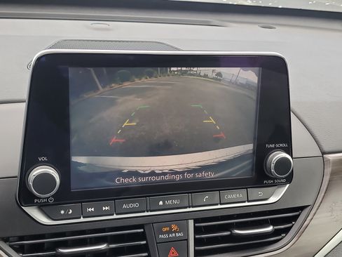 Used 2024 Nissan Altima 2.5 SV FWD image 23