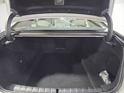 Certified 2025 BMW 750e xDrive image 14