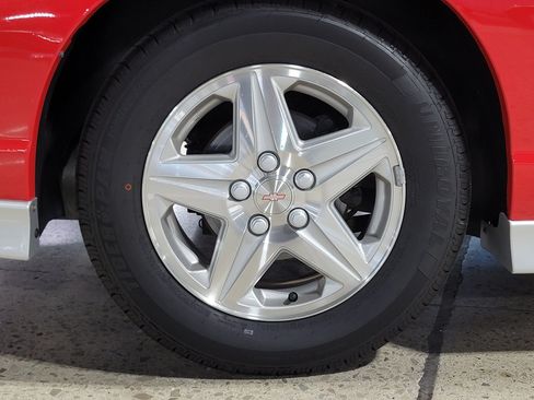 Used 2001 Chevrolet Monte Carlo SS w/ High Sport Appearance Pkg FWD image 7