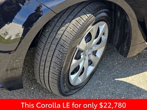 Used 2025 Toyota Corolla LE FWD image 38