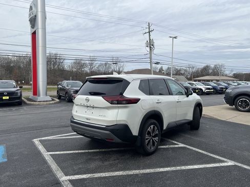 Used 2022 Nissan Rogue SV image 10