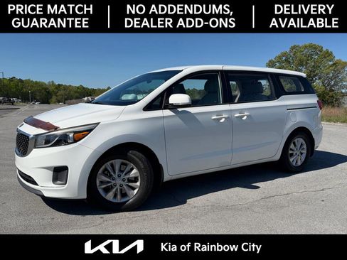 Used 2016 Kia Sedona L image 4