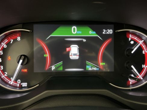 Used 2025 Toyota RAV4 XLE FWD image 18