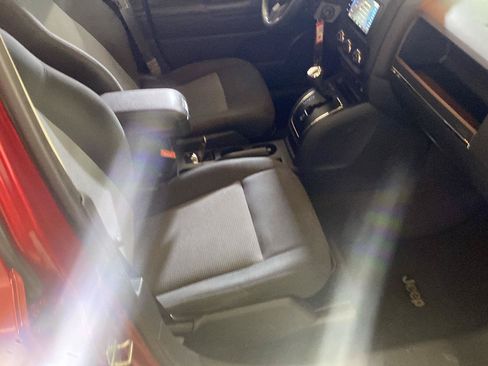 Used 2016 Jeep Patriot Latitude AWD/4WD image 40