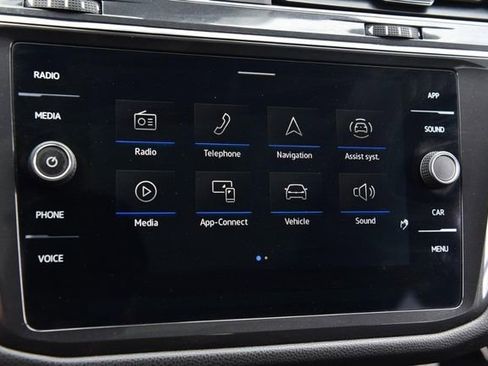 Certified 2023 Volkswagen Tiguan SE w/ Panoramic Sunroof Package FWD image 14