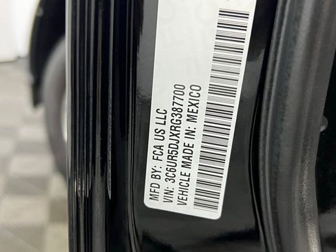 Used 2024 RAM 2500 Big Horn w/ Bed Utility Group image 31