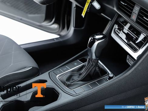 Used 2025 Volkswagen Jetta Sport FWD image 33