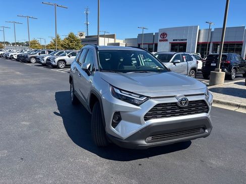 New 2025 Toyota RAV4 XLE image 7