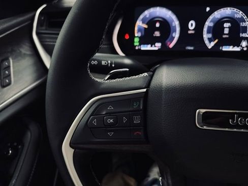 New 2026 Jeep Grand Cherokee L Limited AWD/4WD image 30