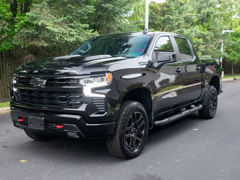 Used 2025 Chevrolet Silverado 1500 LT Trail Boss w/ Convenience Package II AWD/4WD image 2