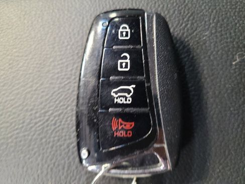 Used 2018 Hyundai Santa Fe AWD image 32