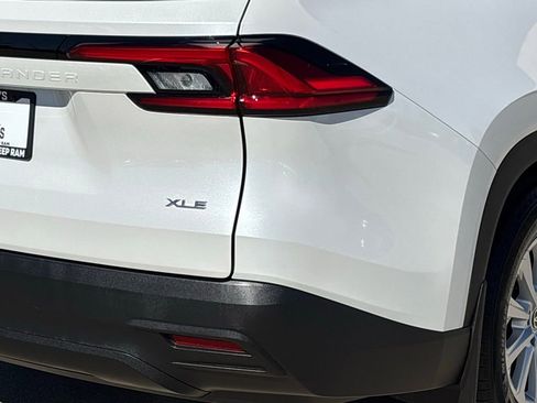 Used 2024 Toyota Grand Highlander XLE image 6