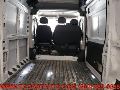 Used 2014 RAM ProMaster 2500 w/ Interior Convenience Group image 8