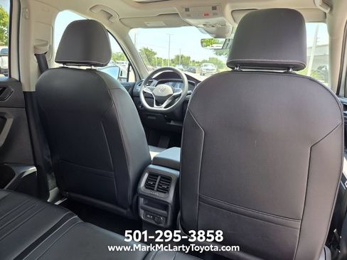 Used 2023 Volkswagen Tiguan SE w/ Panoramic Sunroof Package FWD image 20