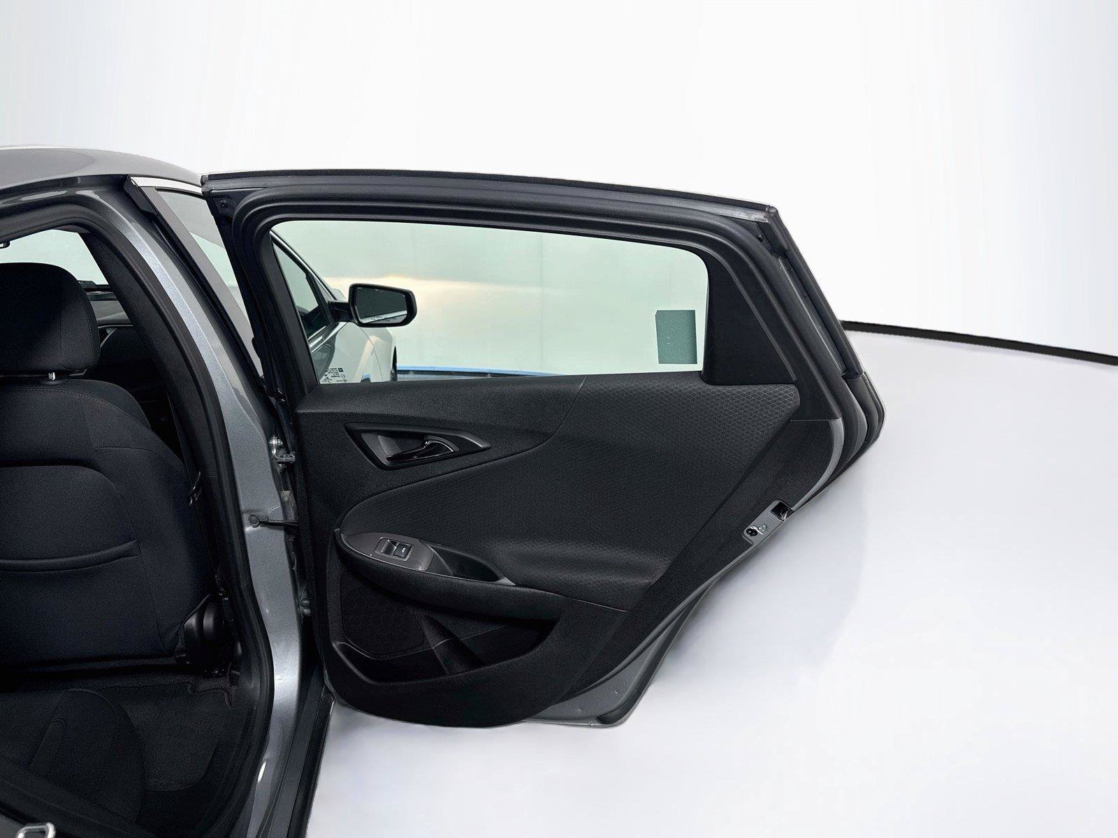 Used 2025 Chevrolet Malibu LT FWD image 26