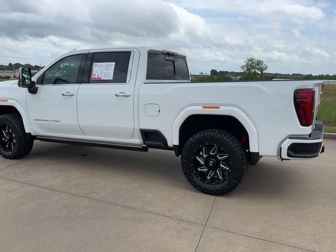 Used 2024 GMC Sierra 2500 Denali Ultimate image 5