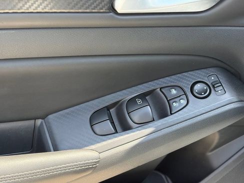 Used 2025 Nissan Altima 2.5 SV FWD image 6