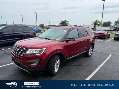 Used 2017 Ford Explorer XLT AWD/4WD image 1