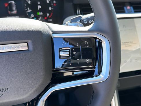 New 2025 Land Rover Discovery Sport S image 39