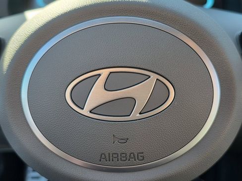 Certified 2025 Hyundai Elantra Sport image 21