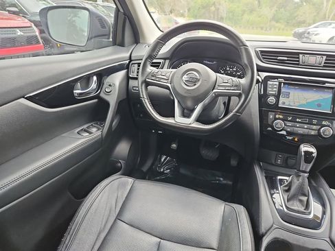 Used 2017 Nissan Rogue Sport SL image 10