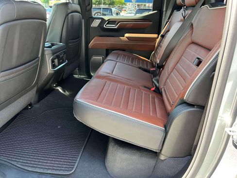 Used 2025 GMC Sierra 1500 Denali Ultimate AWD/4WD image 17