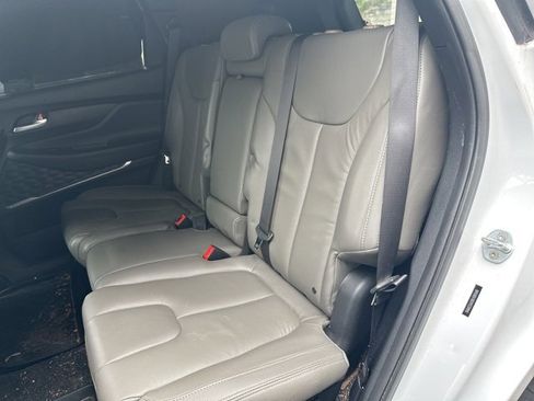 Used 2020 Hyundai Santa Fe SEL w/ Convenience Package image 9