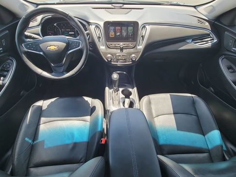 Used 2018 Chevrolet Malibu LT w/ Leather Package FWD image 19