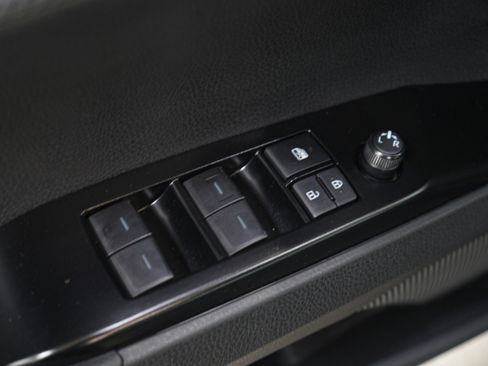 Used 2025 Toyota Camry SE image 20