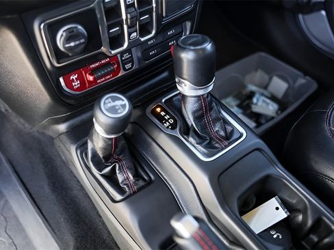 Used 2023 Jeep Gladiator Rubicon w/ Cold Weather Group image 23