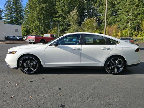 Used 2025 Honda Accord Sport image 29