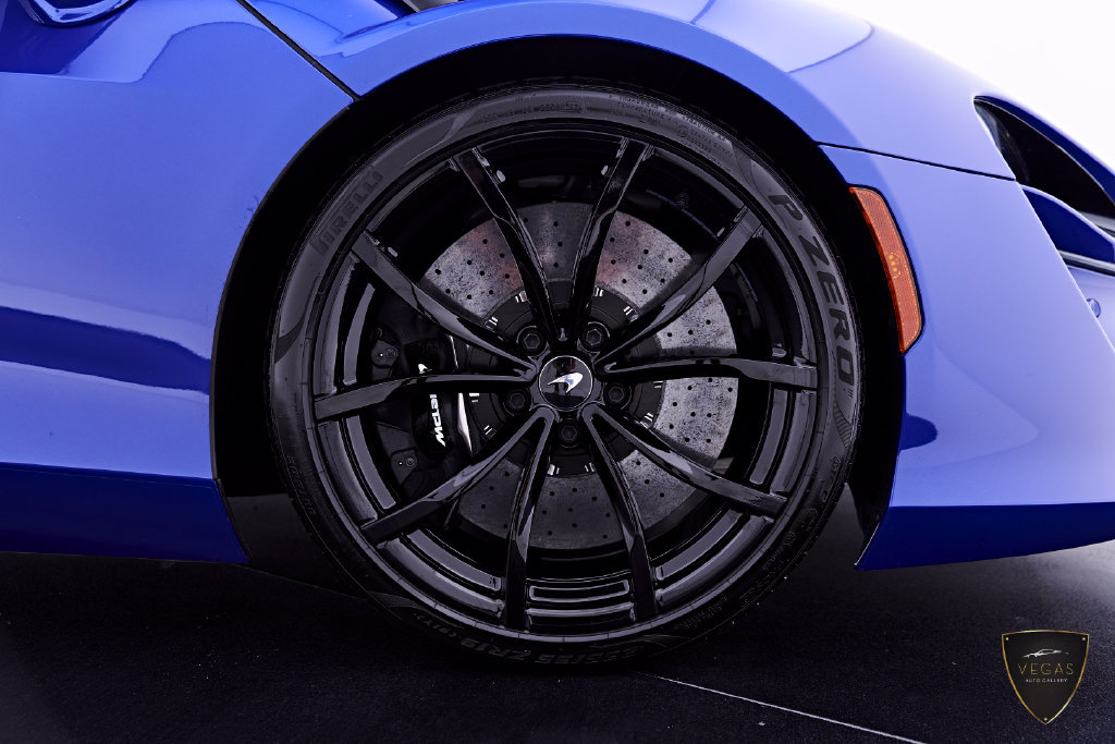 Used 2025 McLaren Artura RWD image 43