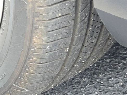 Used 2022 Buick Encore GX Essence w/ Advanced Technology Package image 30