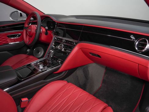 Used 2020 Bentley Flying Spur W12 image 10