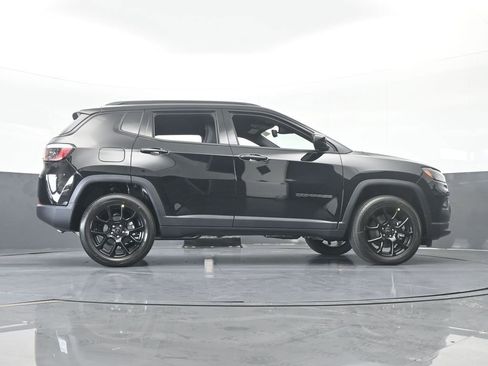 New 2026 Jeep Compass Latitude image 62