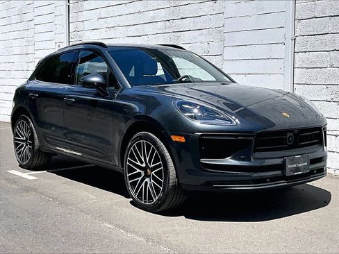 Certified 2026 Porsche Macan AWD/4WD image 7
