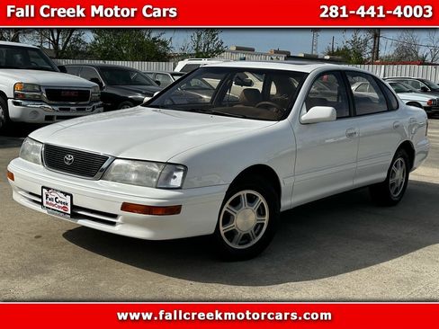 Used 1995 Toyota Avalon XLS image 1