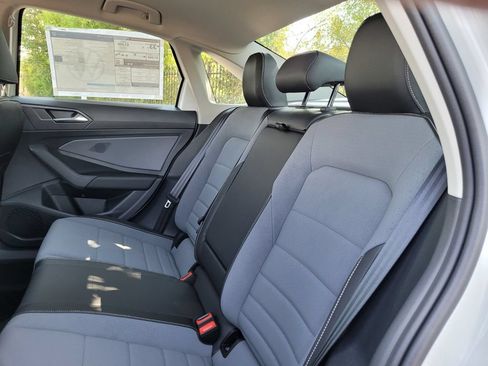 New 2026 Volkswagen Jetta SE FWD image 13