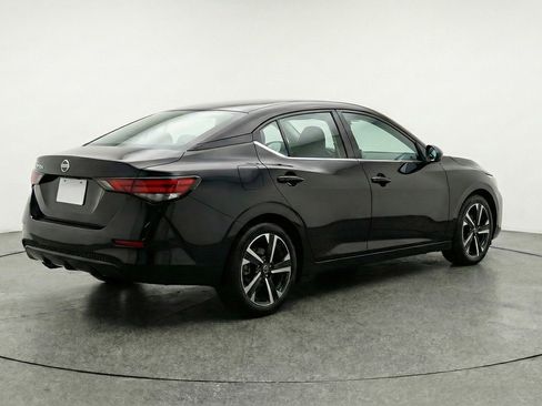 Used 2025 Nissan Sentra SV FWD image 5