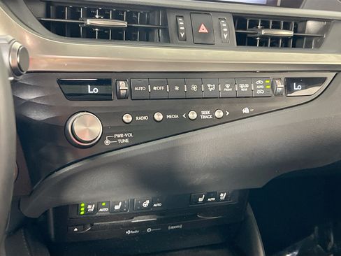 Used 2021 Lexus ES 300h w/ Premium Package FWD image 16