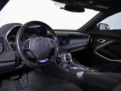 Used 2018 Chevrolet Camaro LT RWD image 12