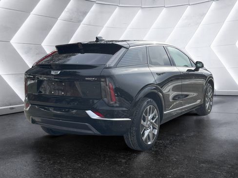 Used 2025 Cadillac Optiq Luxury 2 w/ LPO, Floor Liner Package AWD/4WD image 22