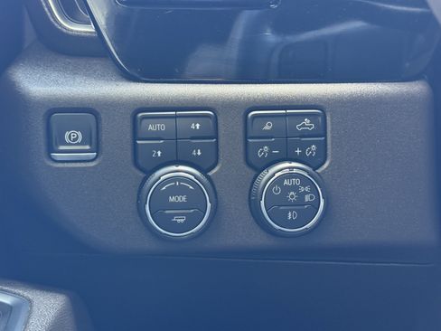 Certified 2025 Chevrolet Silverado 3500 LTZ w/ LTZ Convenience Package AWD/4WD image 33