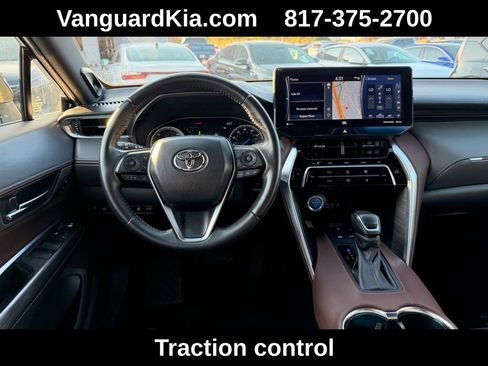Used 2022 Toyota Venza Limited image 16